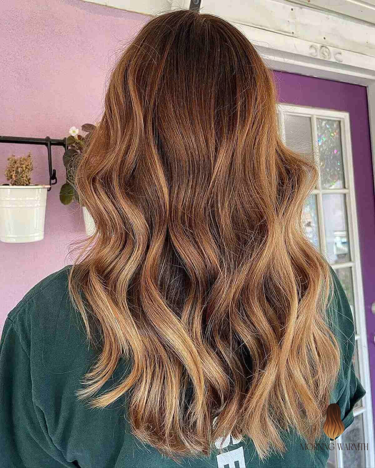 24 Reverse Balayage Ideas That Are Absolutely Stunning 22 Brunette Balayage and Root Drop