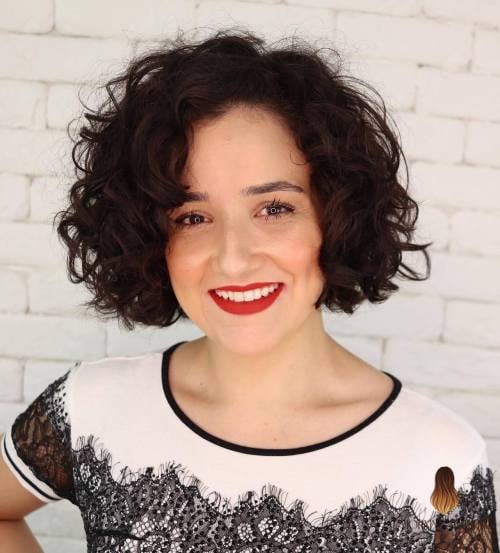 25 Balayage Haare Blond Ideas That Are Going Viral on Pinterest Right Now 7 Chin-Length Curly Bob Haircut