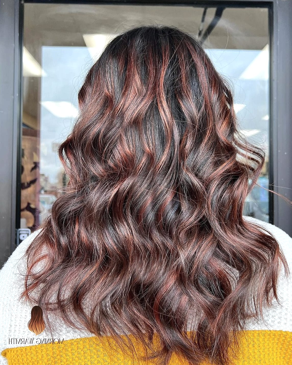 21 Mechas Balayage Ideas That Are Trending Right Now 17 Dimensional Auburn Hair With Highlights