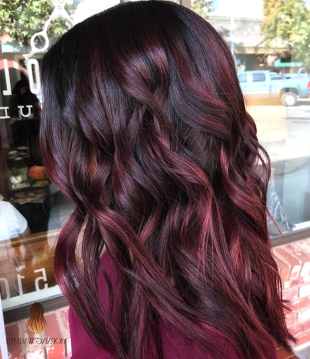 22 Burgundy Hair Color Ideas Worth Bookmarking Right Now 21 Effortless Burgundy with Highlights