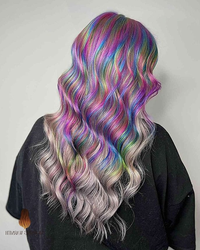 Holographic Textured Hair with Pastel Highlights