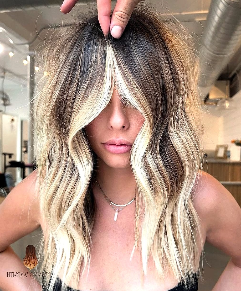 25 Honey Blonde Balayage Ideas That Are Going Viral on Pinterest Right Now 9 Honey Blonde Money Piece