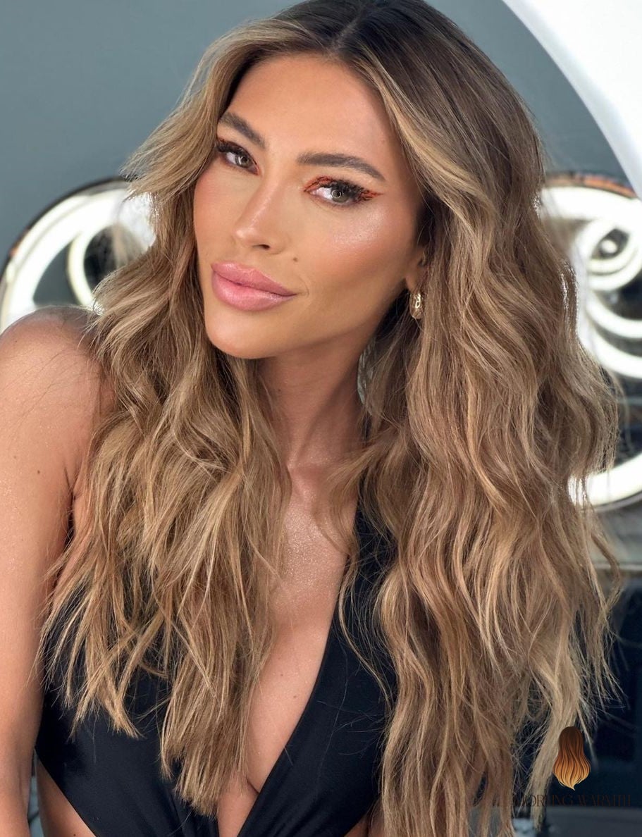 25 Dark Blonde Balayage Ideas That Are Going Viral on Pinterest Right Now 4 Honey Blonde Subtle Balayage