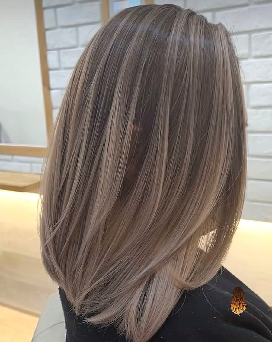24 Milk Tea Hair Color Ideas That Are Absolutely Stunning 18 Milk Tea Lowlights