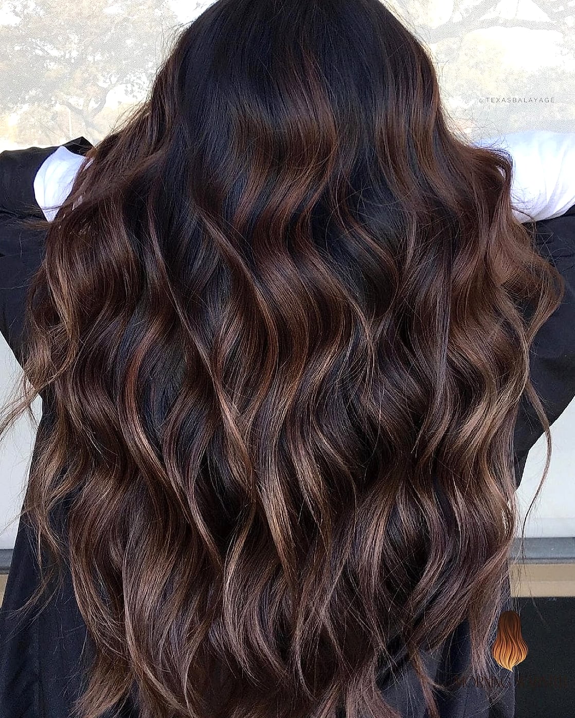 Natural and Soft Balayage for Brunette Waves