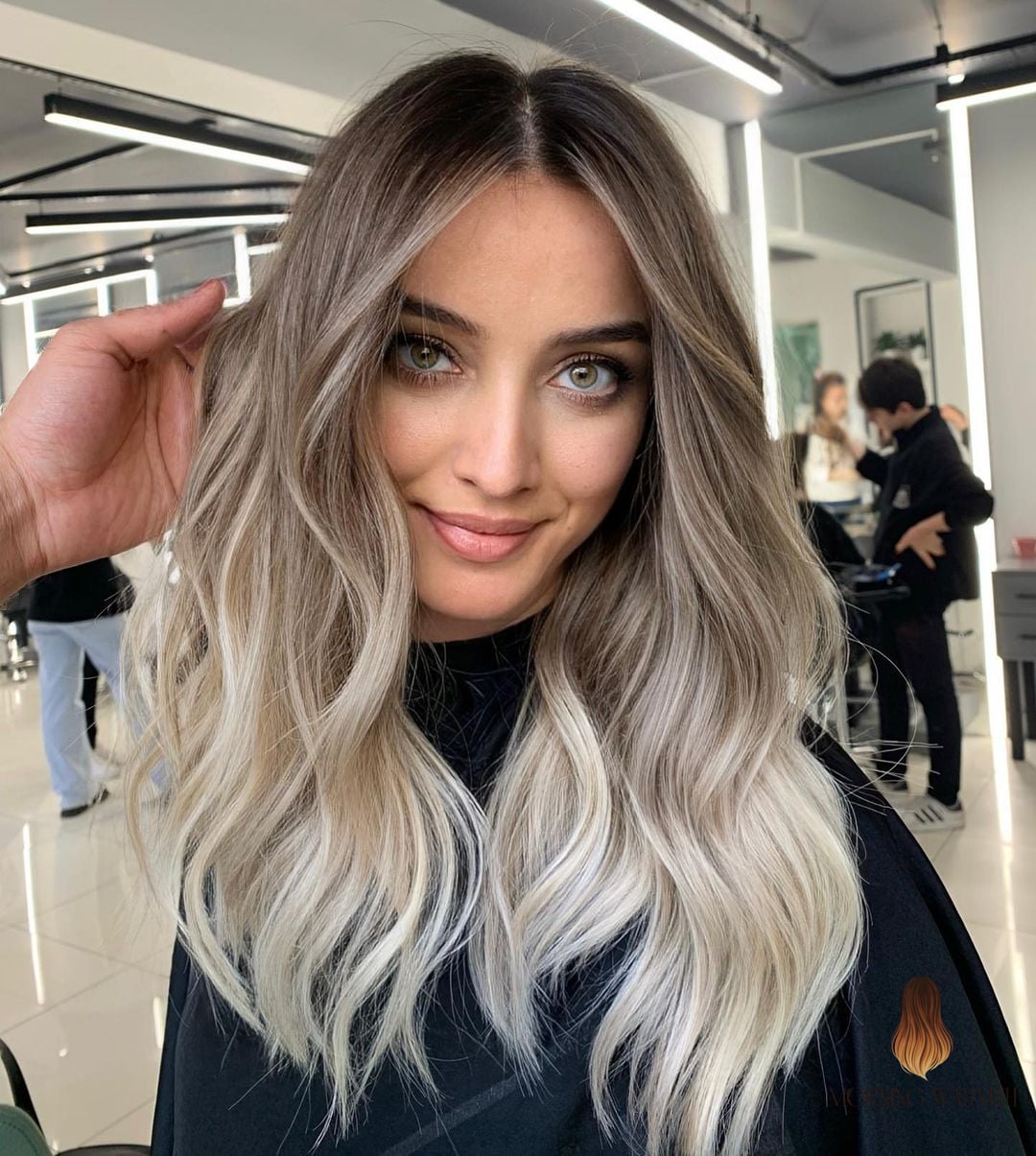 25 Dark Blonde Balayage Ideas That Are Going Viral on Pinterest Right Now 10 Platinum Balayage Ombre