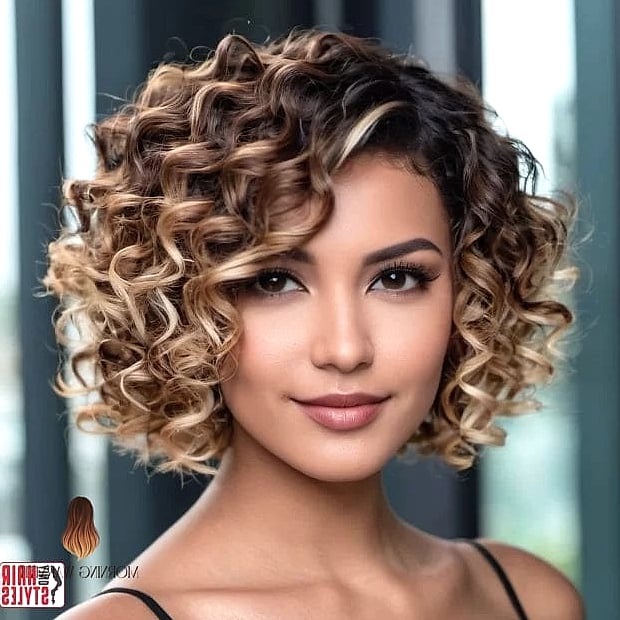 25 Balayage Braune Haare Ideas That Are Dreamy and So Inspiring 4 Short Curly Hair with Balayage