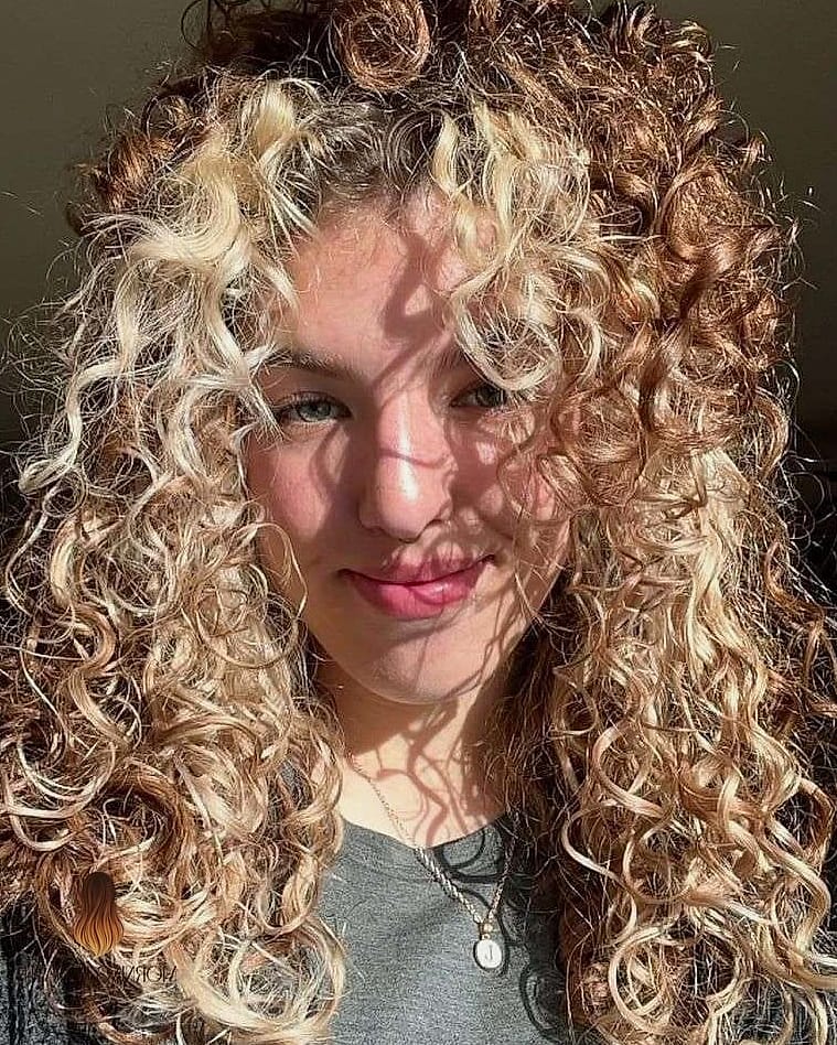 27 Curly Hair Color Ideas Ideas That Every Stylist Needs to See 19 Undone Curls