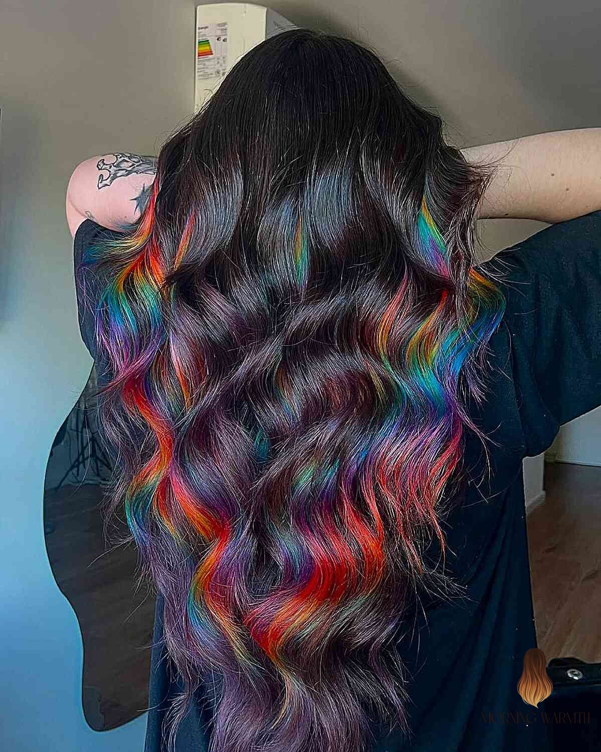 Vibrant Holographic Waves